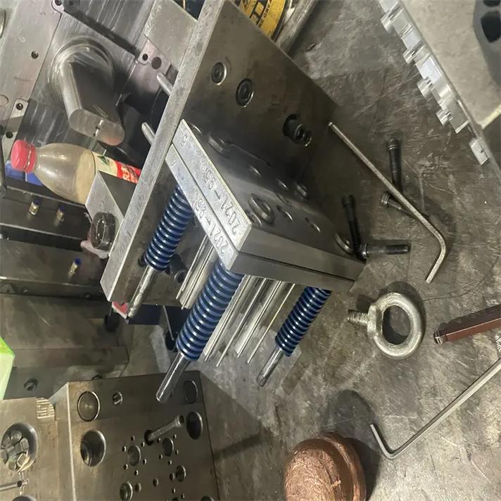 精密注塑塑膠模具廠,15557387800,應用廣泛性:注塑