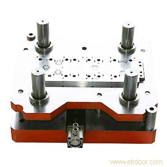 快走絲技術(shù)與塑膠模具的精密制造——大鐵數(shù)控在從化的應(yīng)用